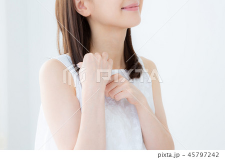 young woman young woman 45797242
