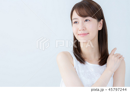 young woman young woman 45797244