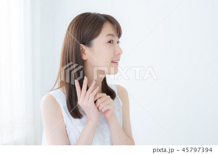 young woman young woman 45797394