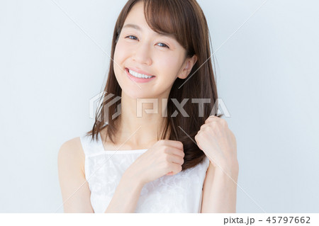 young woman 45797662