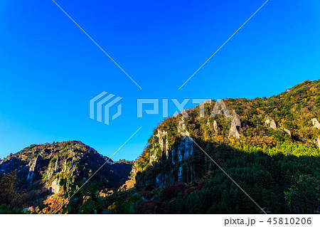 一目八景の紅葉　【大分県中津市深耶馬渓】 45810206