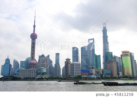 上海の高層ビル群（中国上海市） 45811256