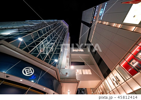 日本の東京都市景観 松坂屋や上野パルコ(パルコヤ)を望む 日本の東京都市景観 松坂屋や上野パルコ(パルコヤ)を望む 45812414