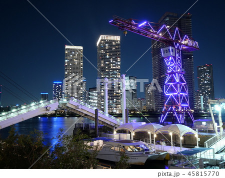アーバンドックの昇開橋とタワーマンション　豊洲 45815770