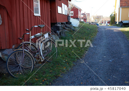 Red house at sea shore in the baltic sea in dull colors in autumn. 45817040