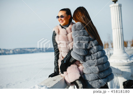 lyxury girls 45818180