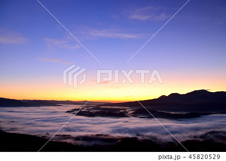 加久藤盆地の雲海 45820529