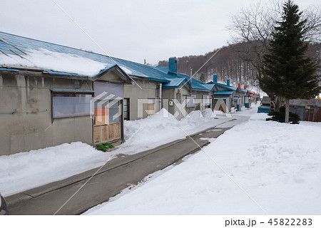 冬の炭坑住宅 45822283