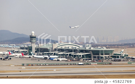 空港 管制塔 飛行機 45822769
