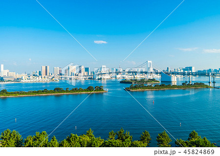 Beautiful architecture building cityscape of tokyo city with rainbow bridge 45824869