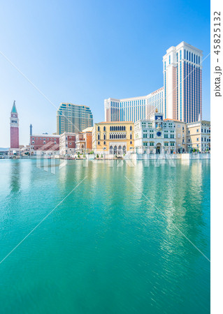 Beautiful architecture building of venetian and other hotel resort and casino Beautiful architecture building of venetian and other hotel resort and casino 45825132