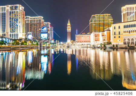 Beautiful architecture building of venetian and other hotel resort and casino Beautiful architecture building of venetian and other hotel resort and casino 45825406
