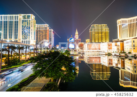 Beautiful architecture building of venetian and other hotel resort and casino Beautiful architecture building of venetian and other hotel resort and casino 45825632