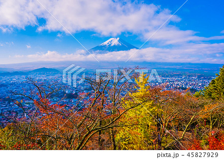Beautiful landscape of mountain fuji around maple leaf tree in autumn season Beautiful landscape of mountain fuji around maple leaf tree in autumn season 45827929