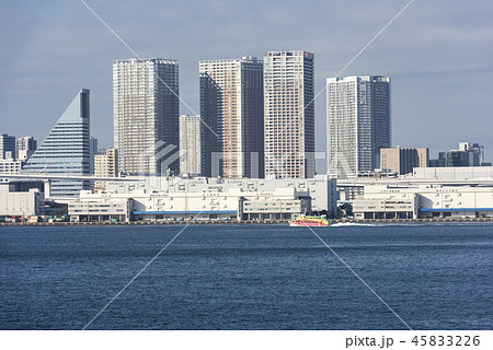 竹芝桟橋を出航するセブンアイランド虹 45833226