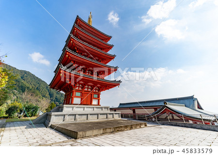 基山町　本福寺　五重塔 45833579