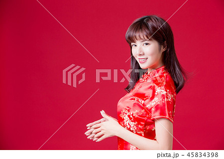 beauty woman wear cheongsam 45834398