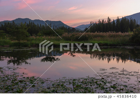 Mountain peaks sunset view with Reflection  45836410