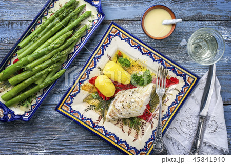 Codfish Fillet with green Asparagus  45841940