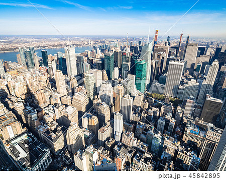 ニューヨーク　ハドソン川とマンハッタンの町並み 45842895