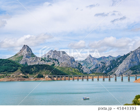 The bridge over the Riano reservoir in Spain 45843393