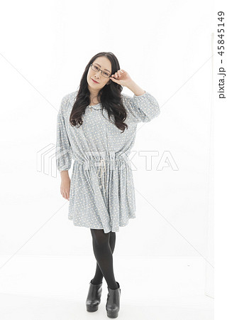 女性 眼鏡 ヘアスタイル ロングヘア 女性 眼鏡 ヘアスタイル ロングヘア 45845149