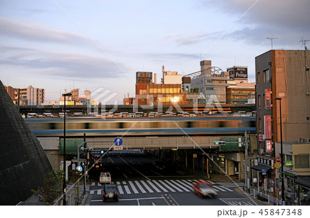 日本の東京都市景観　西日暮里駅などを望む 45847348
