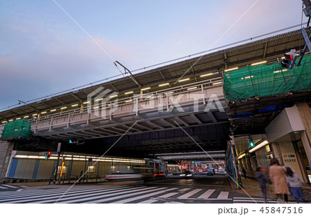 日本の東京都市景観　西日暮里駅などを望む 45847516