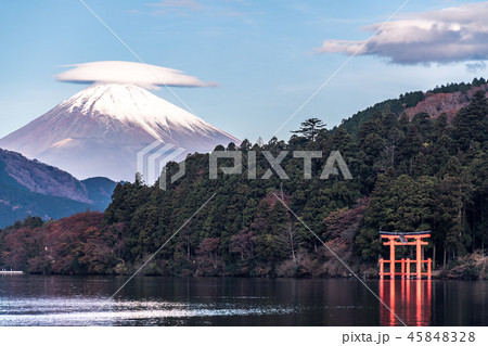 Mountain Fuji, Lake Ashi with Hakone temple Mountain Fuji, Lake Ashi with Hakone temple 45848328