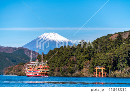 Mountain Fuji, Lake Ashi with Hakone temple 45848352