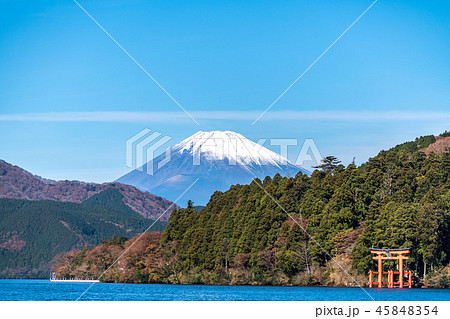 Mountain Fuji, Lake Ashi with Hakone temple 45848354
