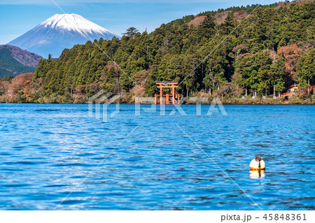 Mountain Fuji, Lake Ashi with Hakone temple 45848361
