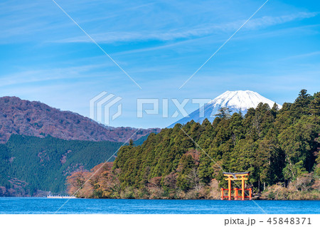Mountain Fuji, Lake Ashi with Hakone temple Mountain Fuji, Lake Ashi with Hakone temple 45848371
