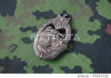 General Tank Assault Badge - german nazi award General Tank Assault Badge - german nazi award 45852209