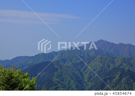 神奈川の愛甲郡にある仏果山山頂から南西側の大山方面 神奈川の愛甲郡にある仏果山山頂から南西側の大山方面 45854674