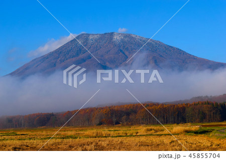 黒姫山　晩秋の風景 45855704