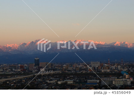 夕に焼けた立山連峰 夕に焼けた立山連峰 45856049