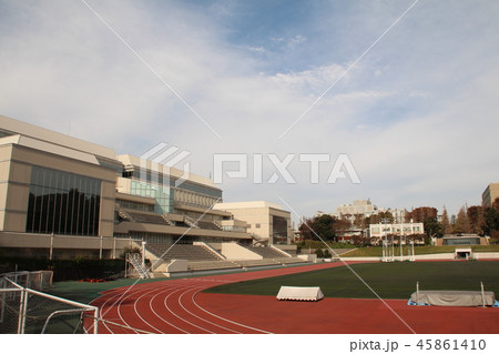 慶応大学日吉キャンパスとグランド 慶応大学日吉キャンパスとグランド 45861410