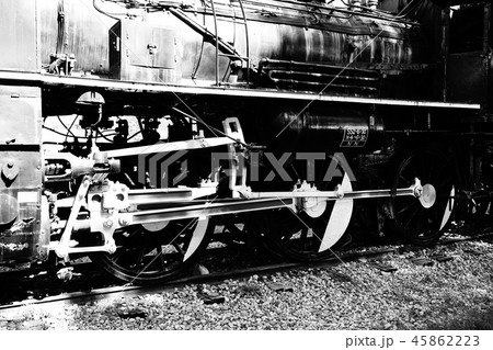 モノクロームの世界:蒸気機関車（C56-94） 大町西公園 大町市の写真