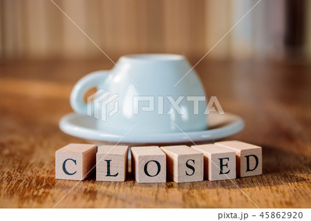 CLOSED クローズド 45862920