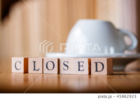 CLOSED クローズド 45862923