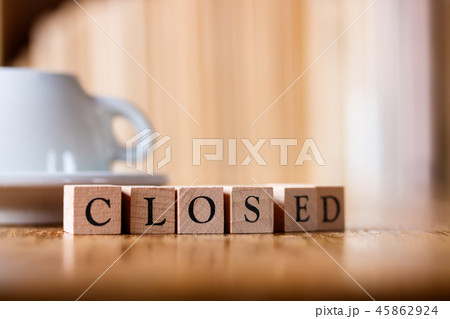 CLOSED クローズド CLOSED クローズド 45862924