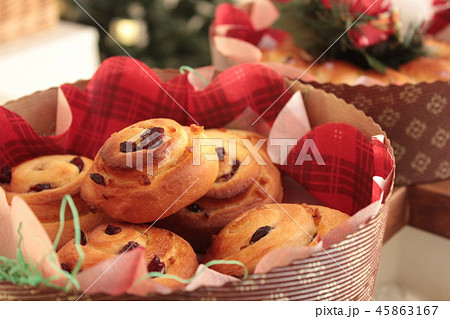 クリスマスの手作りパン 45863167