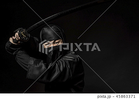 刀を持つ忍者 45863371