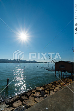 瀬戸内海の四手網小屋の風景 瀬戸内海の四手網小屋の風景 45865968