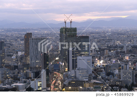 日本の東京都市景観　渋谷の高層ビル群などを望む 45869929