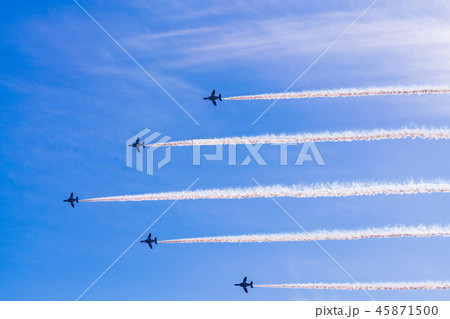 青空イメージ (ブルーインパルス曲技飛行) 青空イメージ (ブルーインパルス曲技飛行) 45871500