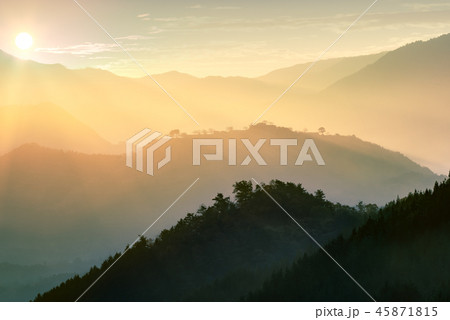 藤和峠から望む竹田城跡 45871815