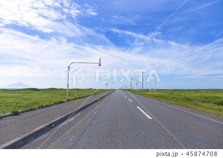 サロベツ原野 オトンルイ風力発電所 夏景 サロベツ原野 オトンルイ風力発電所 夏景 45874708