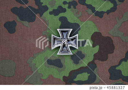 nazi german award Iron Cross on camouflage uniform nazi german award Iron Cross on camouflage uniform 45881327